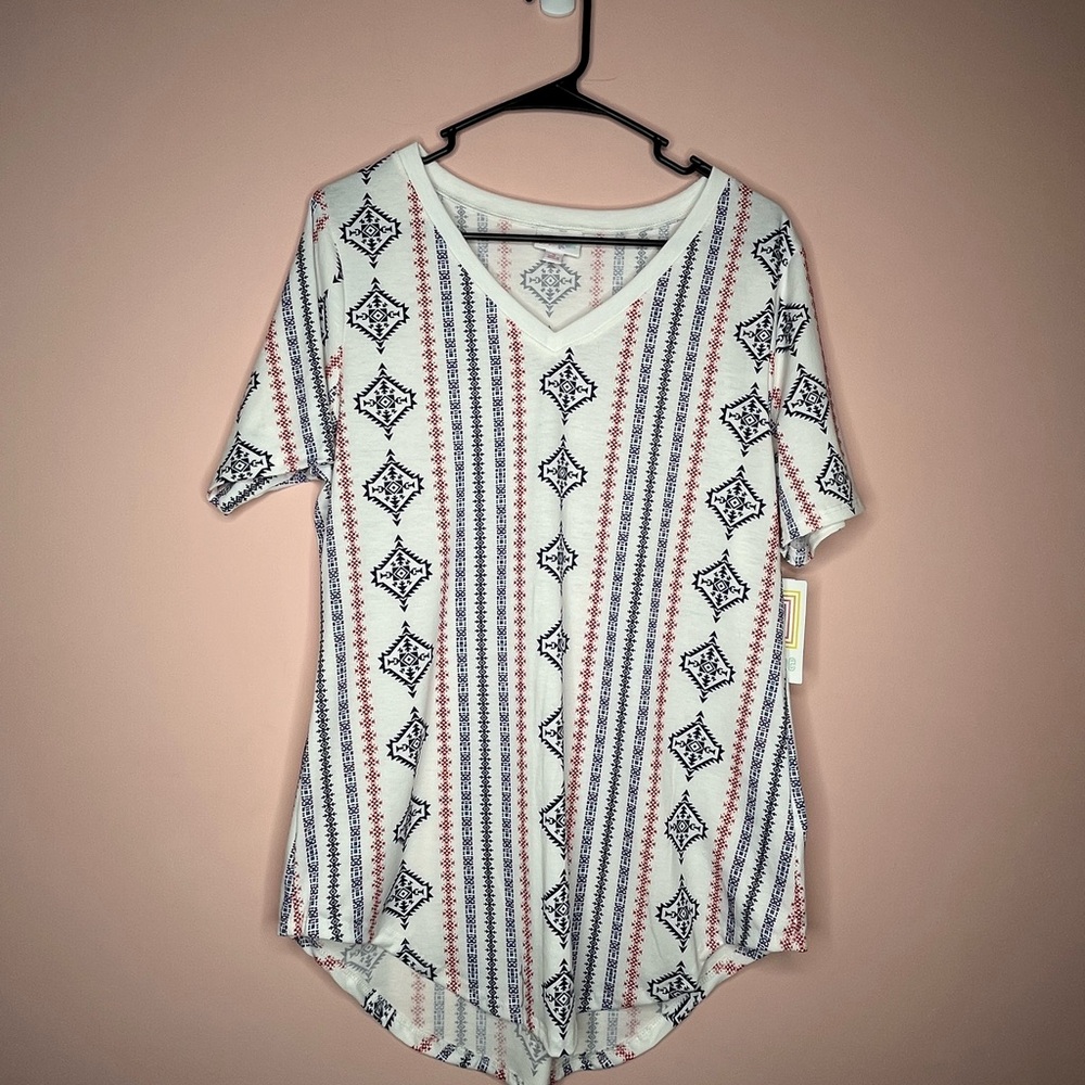 NWT LulaRoe Iris Short Sleeve Tee